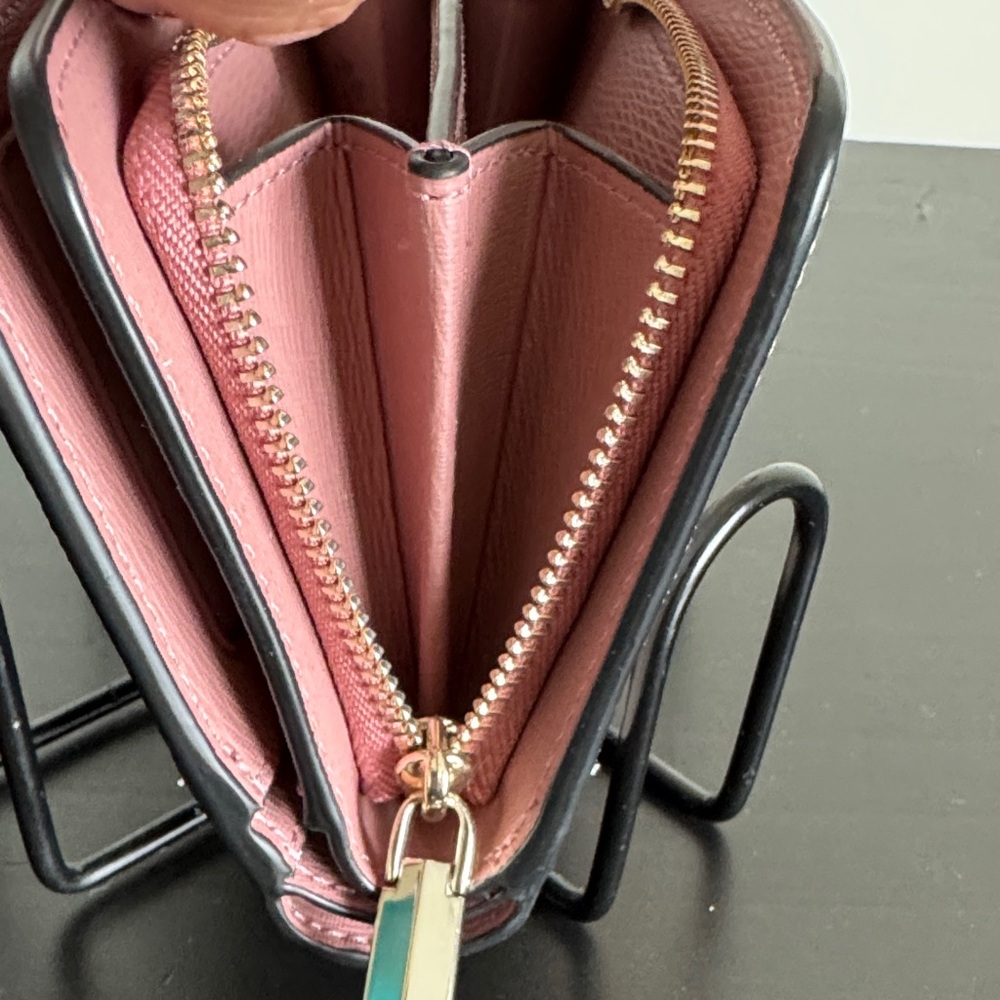 Kate Spade Two-Tone Black and Tan Wallet (NWOT) - Picture 9 of 13